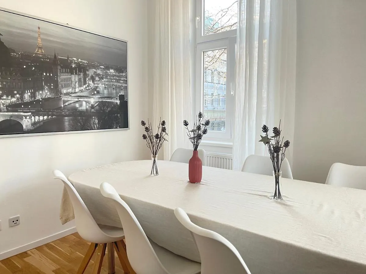 Big Apartment Viena